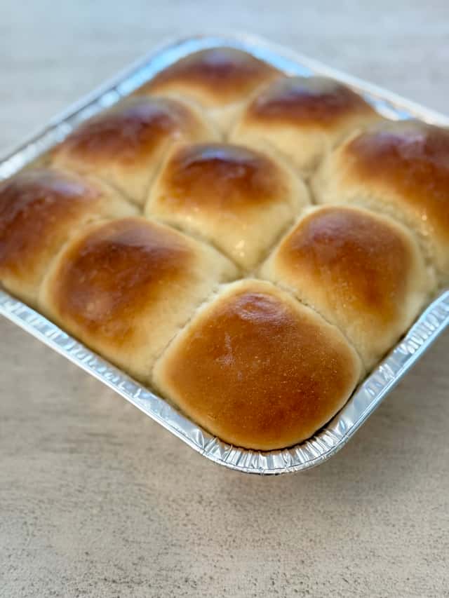 Sourdough dinner rolls 9-pack