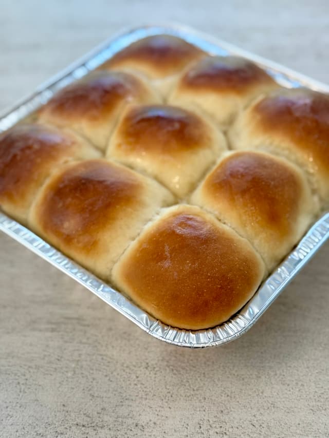 Sourdough dinner rolls 9-pack